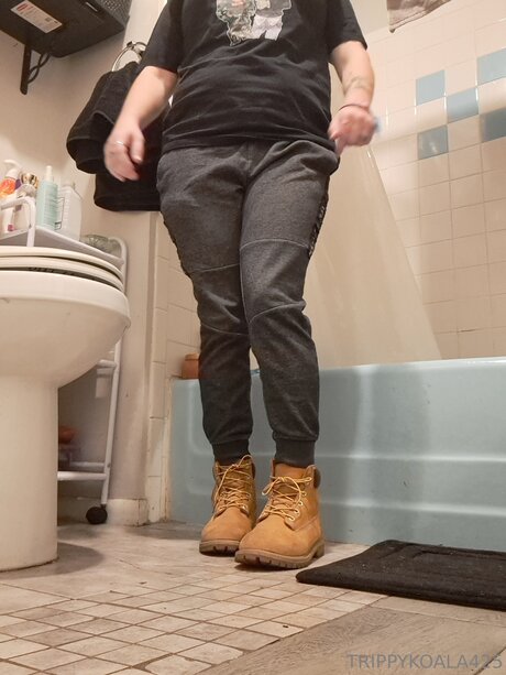 Trippykoala425 naked onlyfans pics