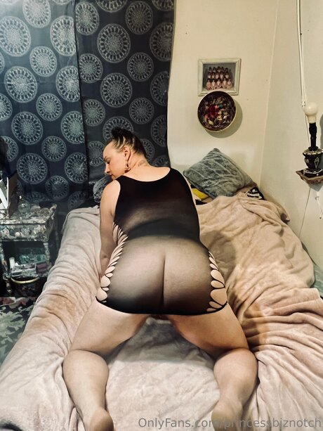 Thebza ass onlyfans