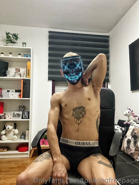 Tonikingfreepage xxx onlyfans