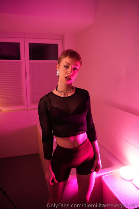 Diemilitanteveganerin onlyfans strip