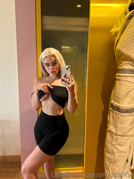 Annazanna nude onlyfans
