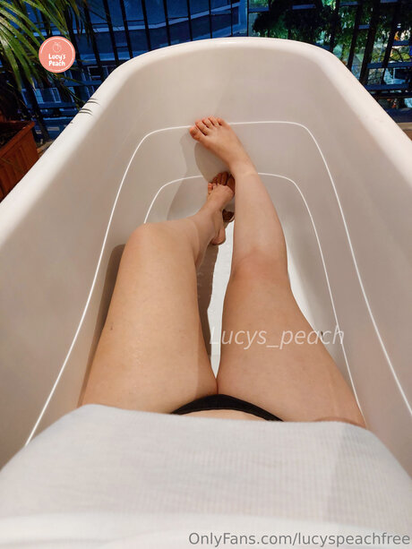 Lucyspeachfree onlyfans nudes porn