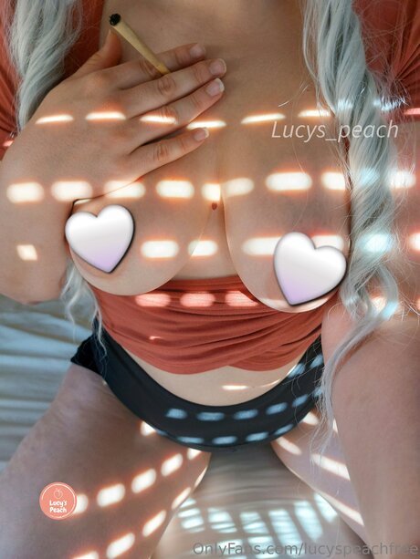 Lucyspeachfree nude onlyfans leaked