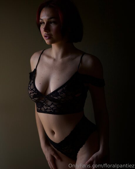 Floralpantiez onlyfans nude