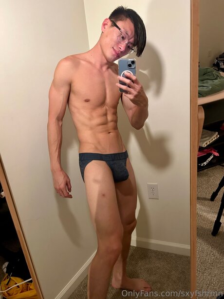 Sxyfshrmn naked only fans