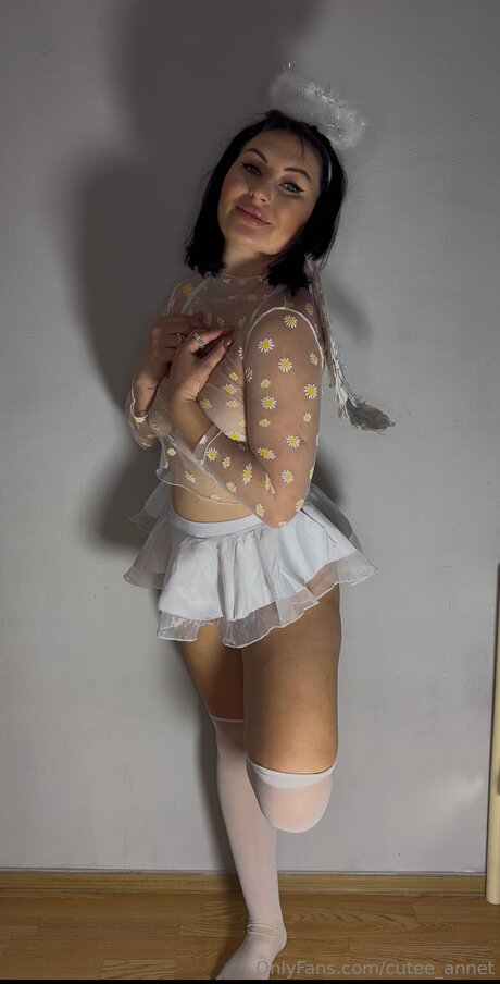 Cutee Annet onlyfans nude content