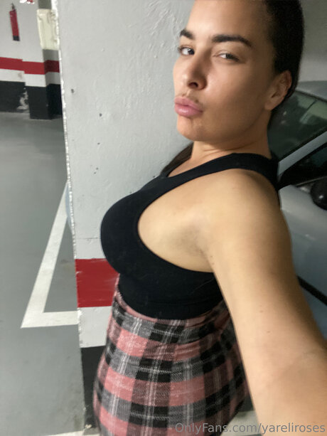 Yareliroses onlyfans nsfw