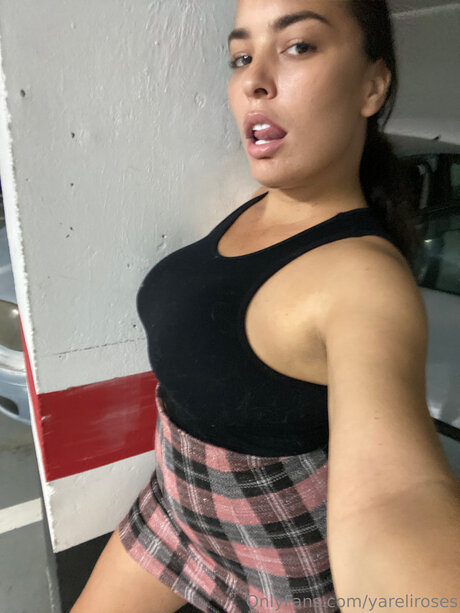 Yareliroses only fans nude