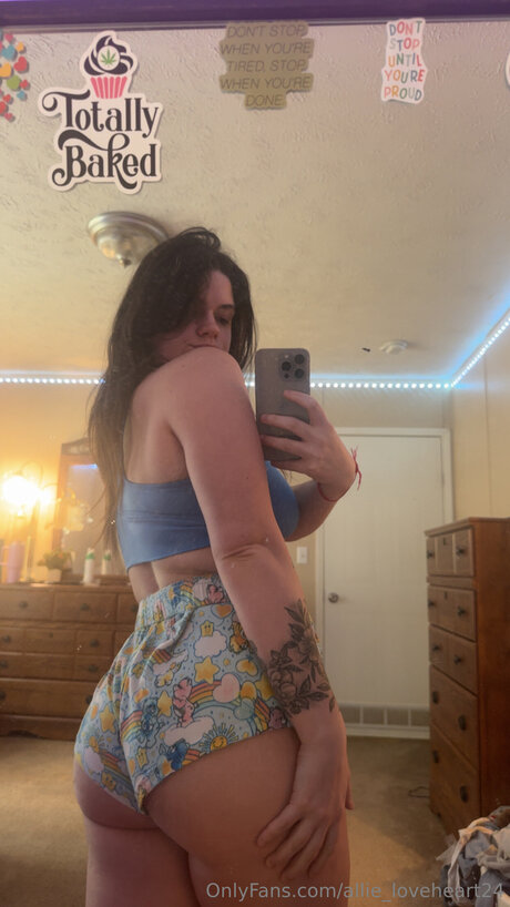 Allie Loveheart24 new onlyfans leak