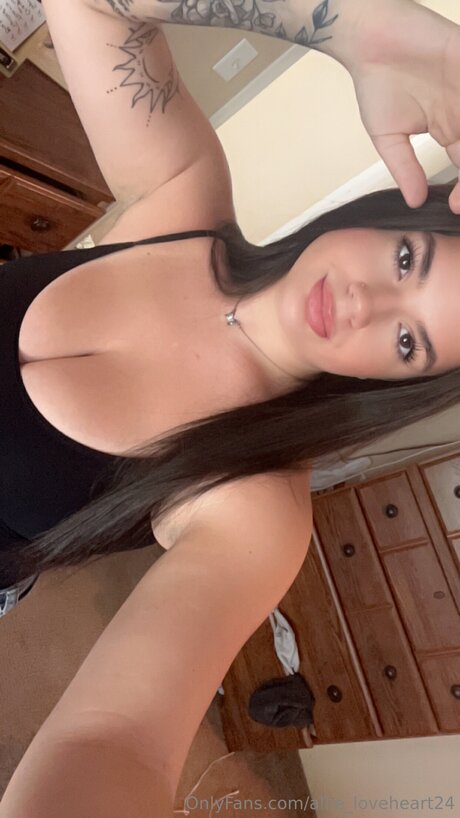 Allie Loveheart24 onlyfans nude photos