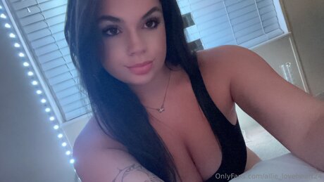 Allie Loveheart24 onlyfans leams