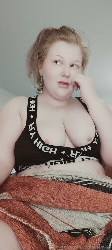 Yourgirlemilyx only fans sex