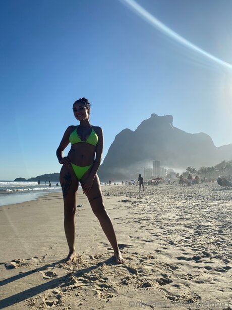 Rebecalou onlyfans photo