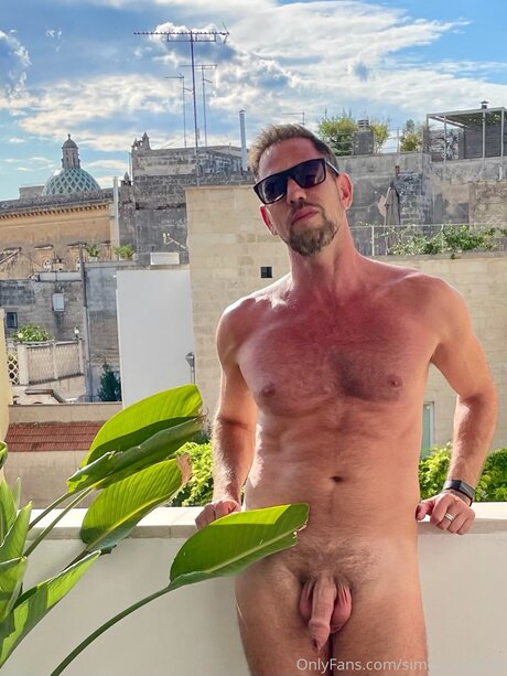 Simonsaysfree onlyfans leaked photos