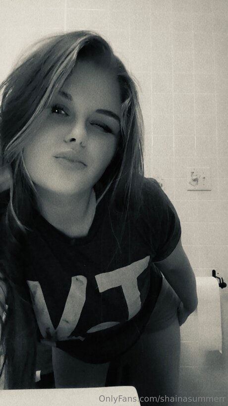 Shainasummerr only fans pic