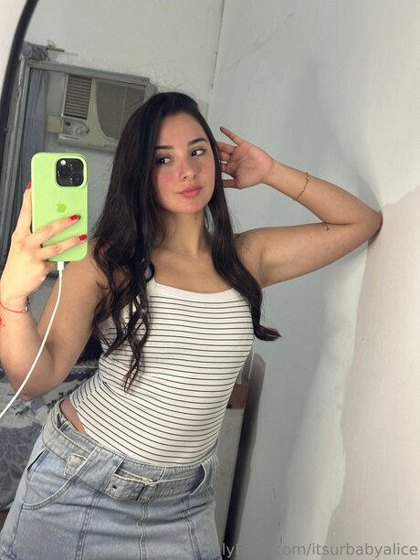 Itsurbabyalice onlyfans desnuda