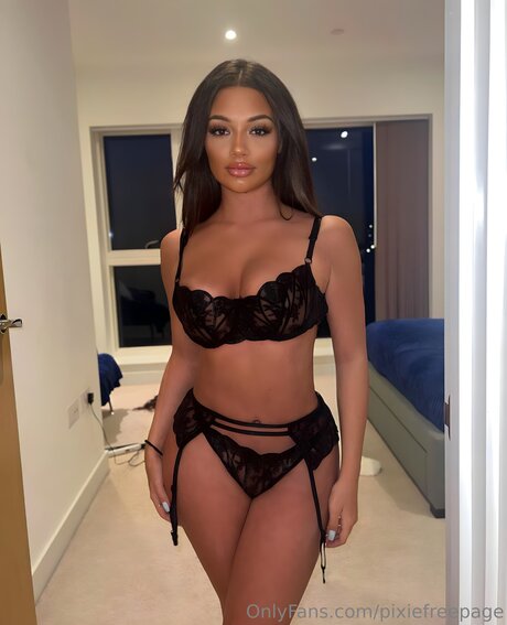 Pixiefreepage nude only fans leaks