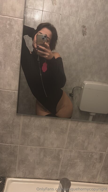 Uniquehornycopyright onlyfans pic