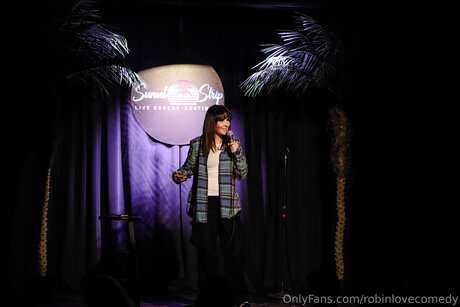 Robinlovecomedy leak only fans