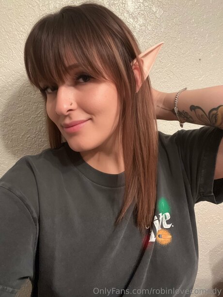 Robinlovecomedy only fans pictures