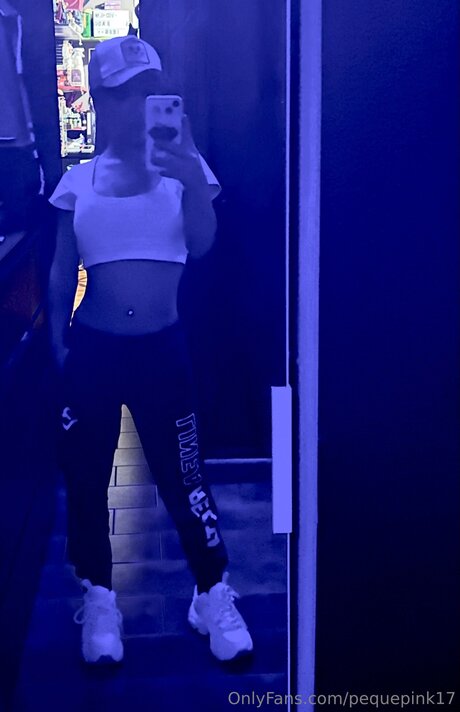 Pequepink17 only fans pictures