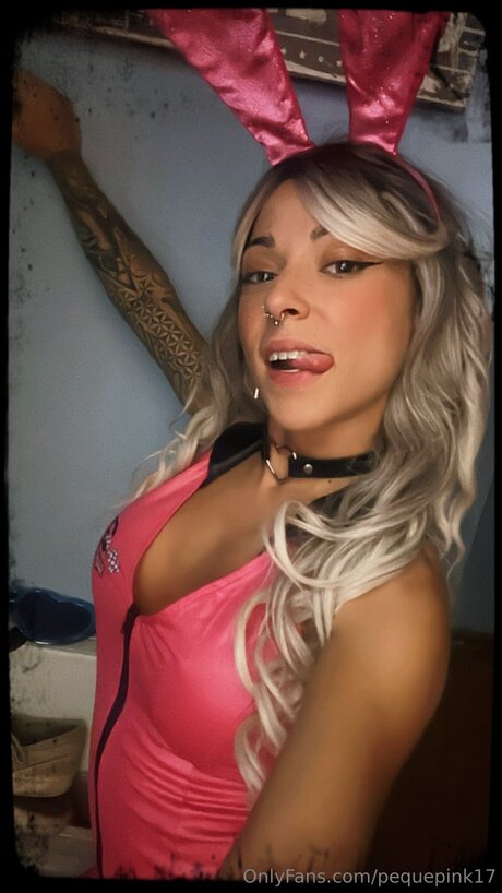 Pequepink17 onlyfans model
