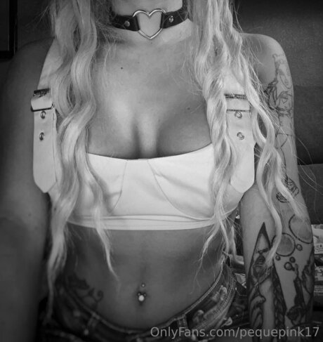 Pequepink17 onlyfans content