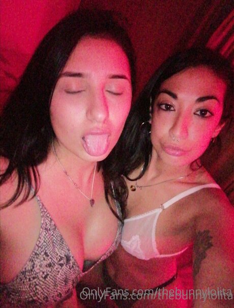 Sexybunnylola only fans photos