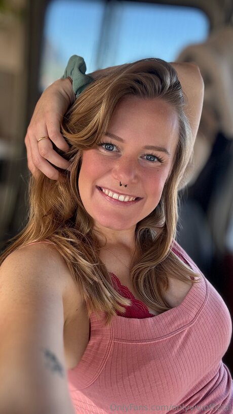 Onlyviviofficial onlyfans nude content