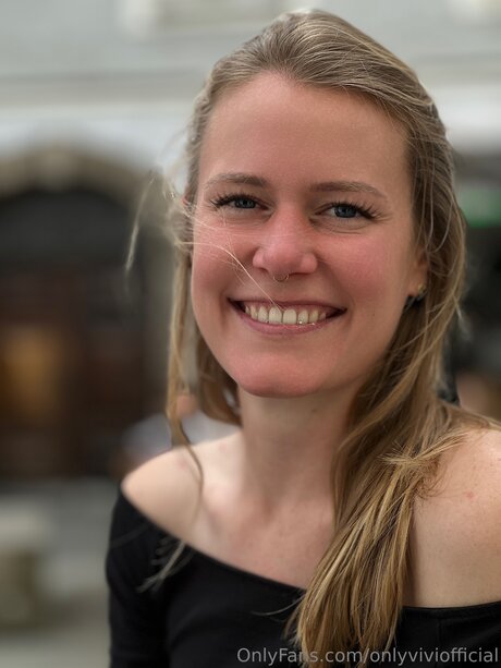 Onlyviviofficial strip onlyfans