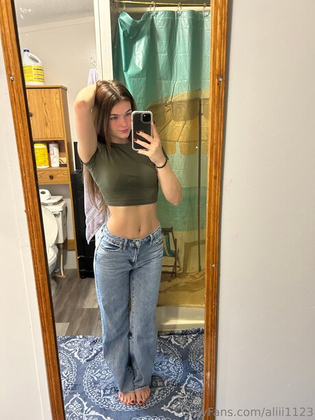 Aliii1123 nude onlyfans leak