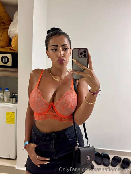 Sashaflamexxx onlyfans strip