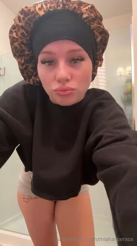 Miaharperxox only fans photos