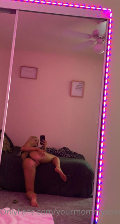 yourmommyxoxo strip onlyfans