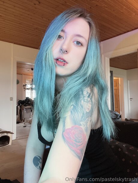 SKY VICTORIA pics onlyfans