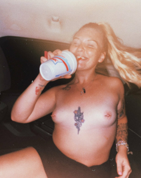 cakedupbrat on onlyfans