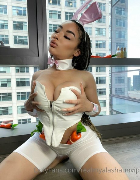 Mya Lashaun onlyfans tits