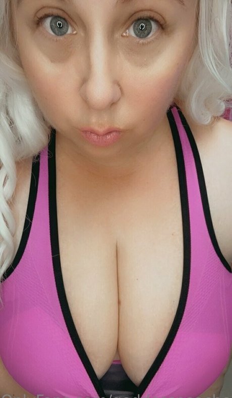 Goddess Peaches feet onlyfans