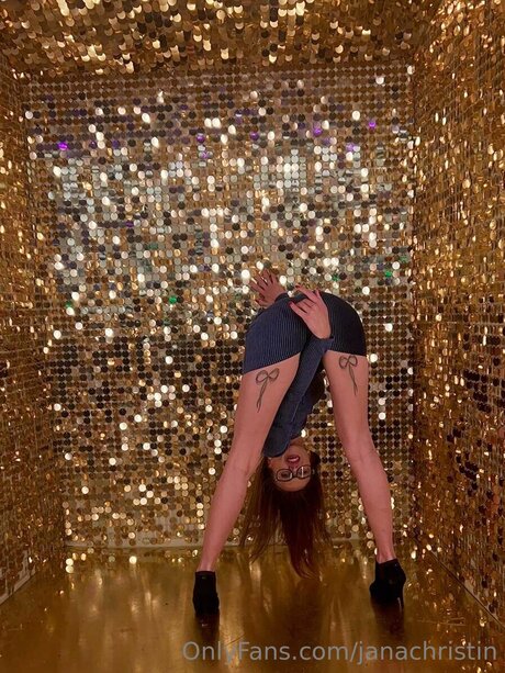 Savannahchristin  portrayal