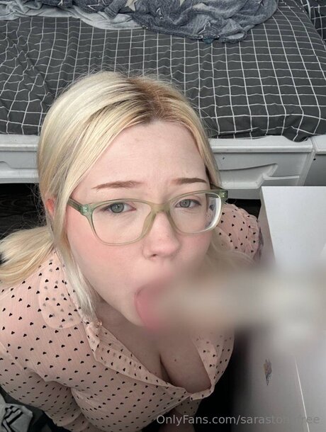 Sarastonefree onlyfans nude pictures