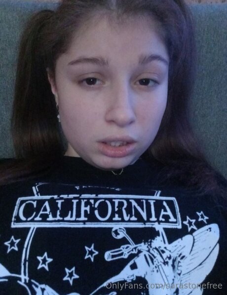 Sarastonefree leak onlyfans