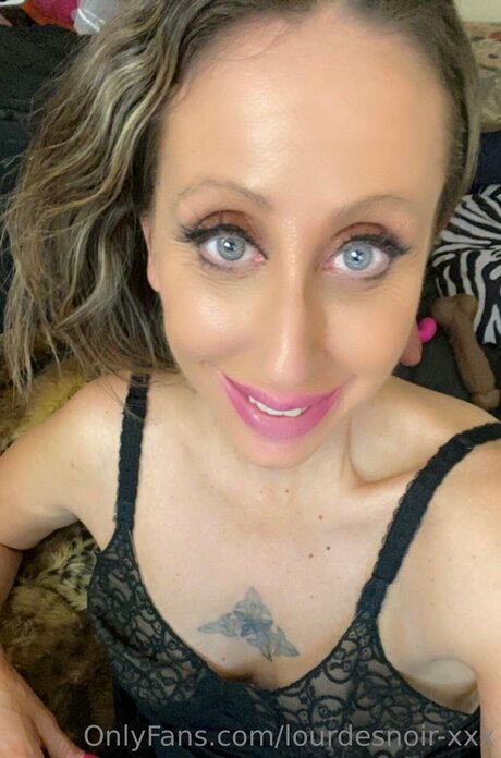 Lourdesnoir Xxx onlyfans desnuda