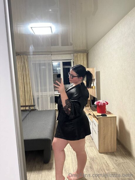 Elizzza Beth desnuda onlyfans