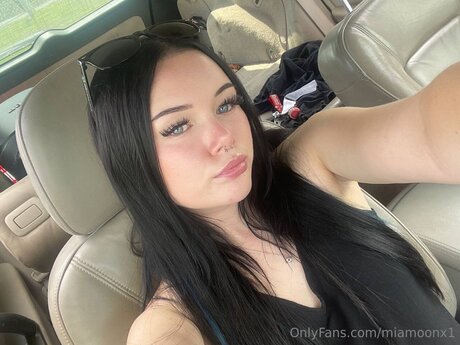 Miamoonx1 onlyfans de