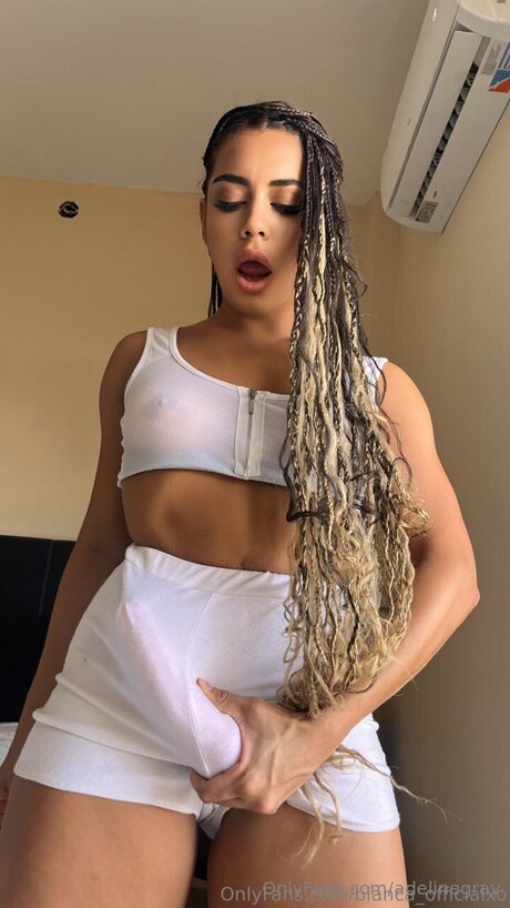 Adelinegray only fans photos