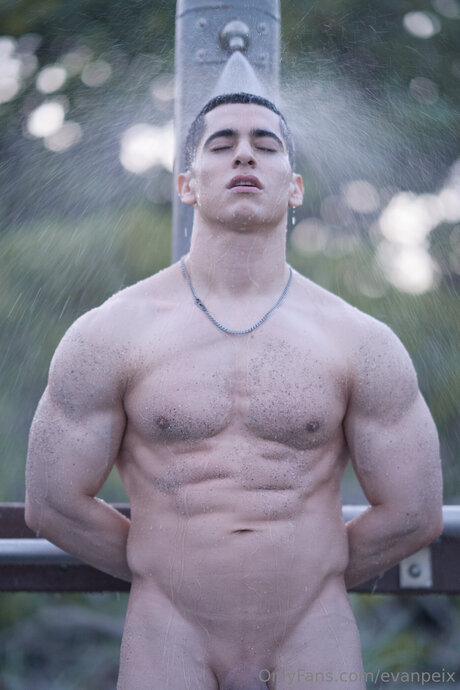 Evanpeix onlyfans nude pictures