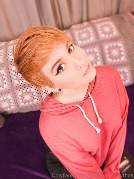 Mothqueenmythos onlyfans nude photos