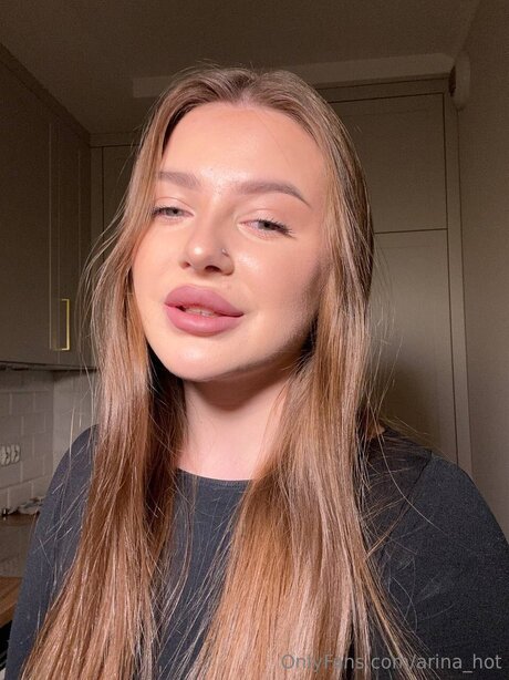 Arina Hot desnuda onlyfans