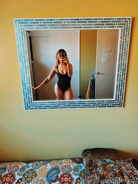 Leylaingallz onlyfans striptease