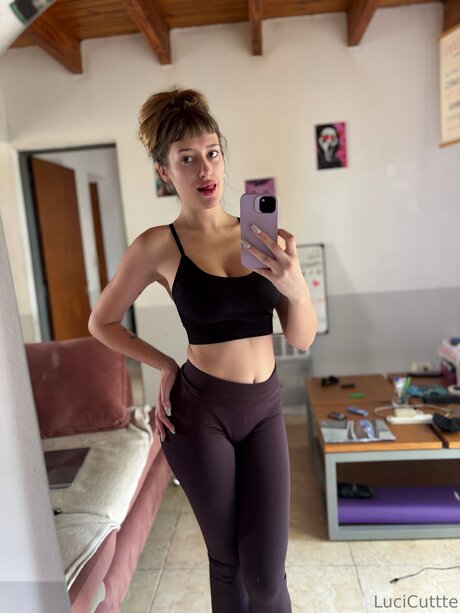 Lucicuttte Profile image